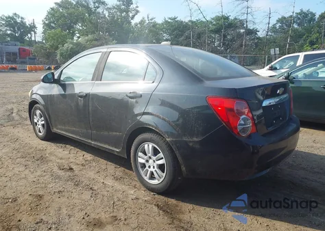 2015 Chevrolet Sonic Lt Auto z USA, uszkodzony, nr VIN 1G1JC5SG1F4109967